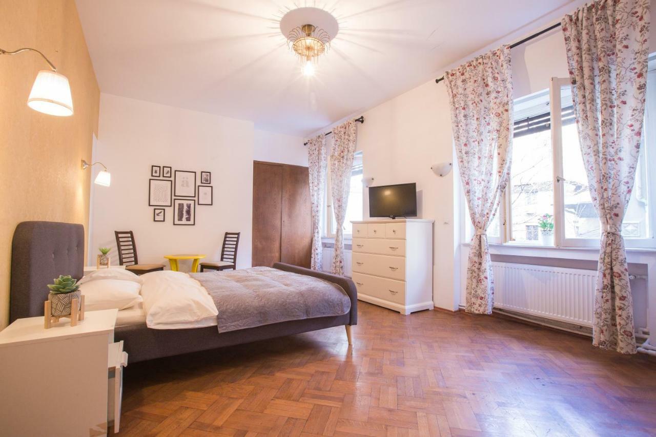 Color Apartments Nicolae Tonitza St Bukarest Eksteriør billede